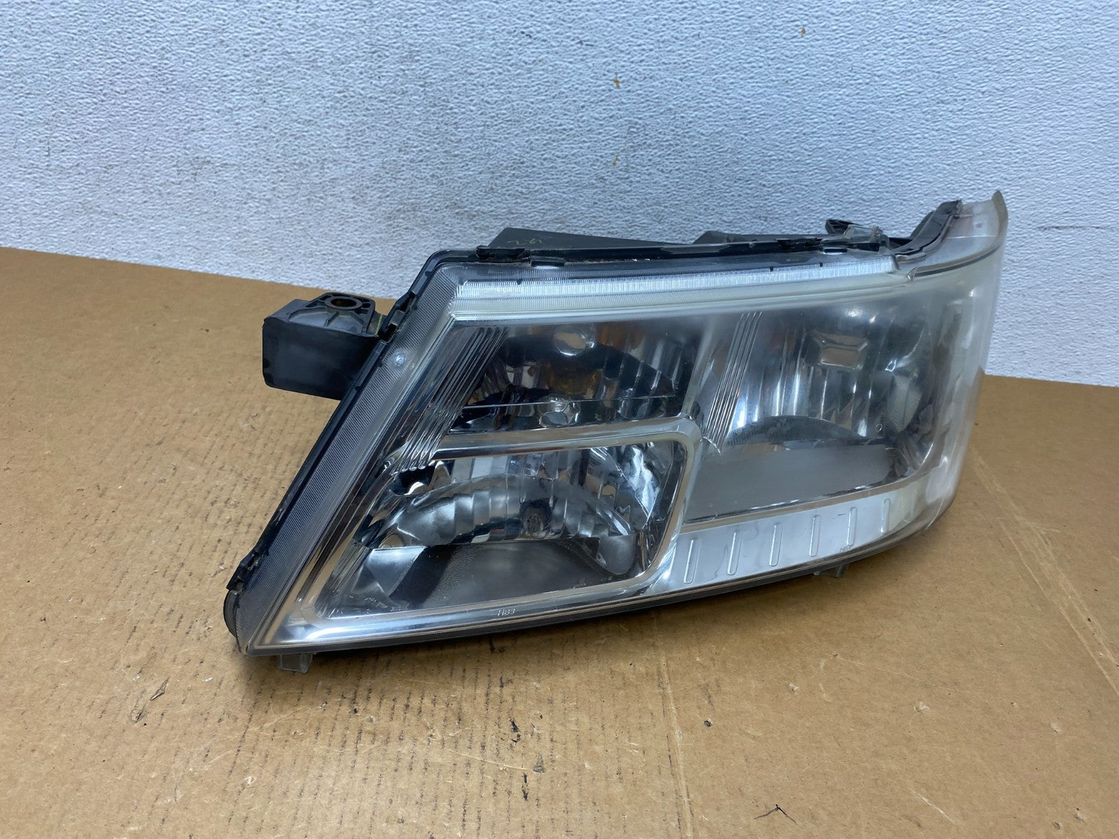 2009 to 2017 Dodge Journey Headlight Left Driver Lh Side Halogen AD9251 DW2