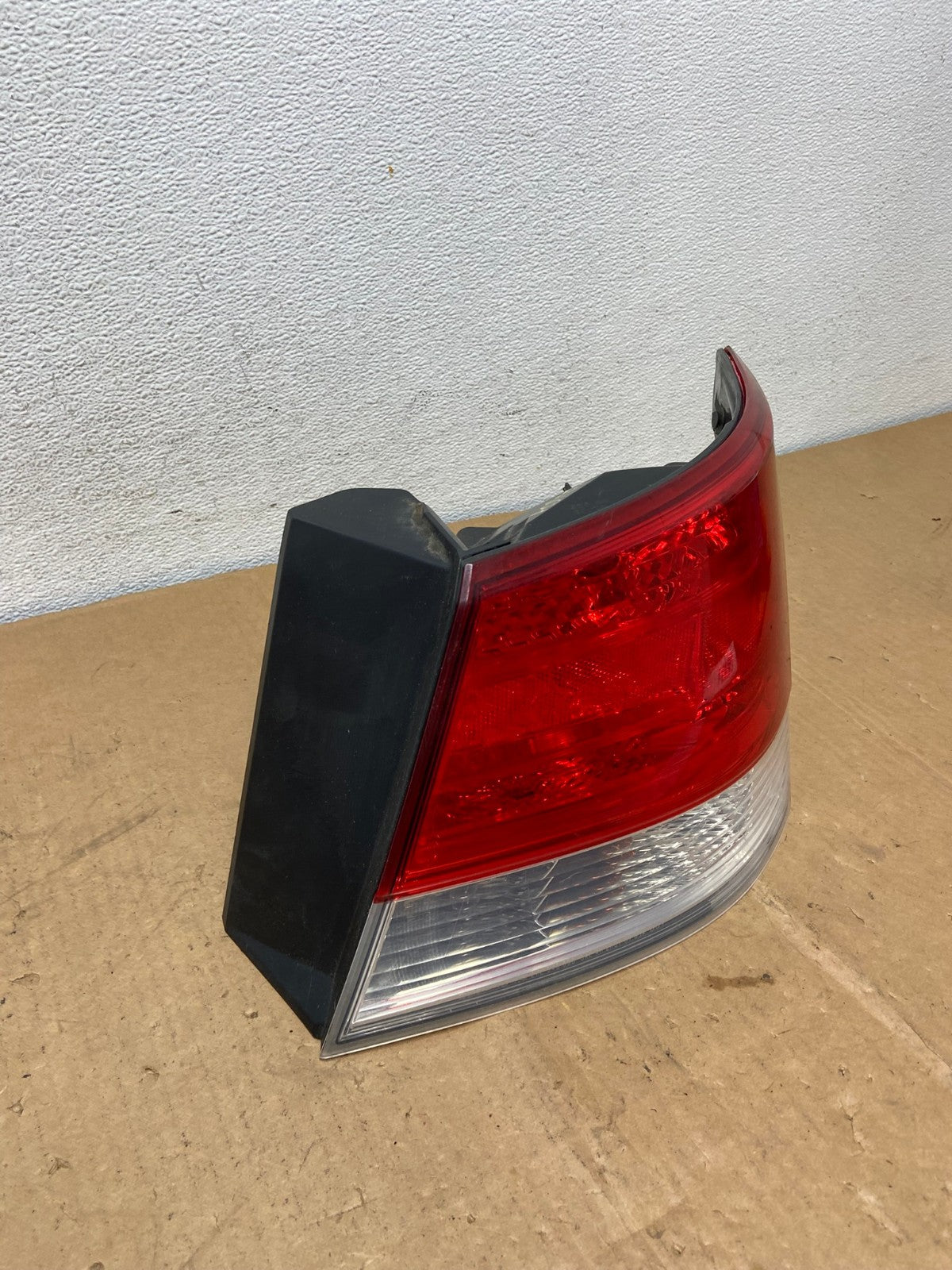 2010 to 2014 Subaru Legacy Right Passenger Rh Side Tail Light AD1197 LK2