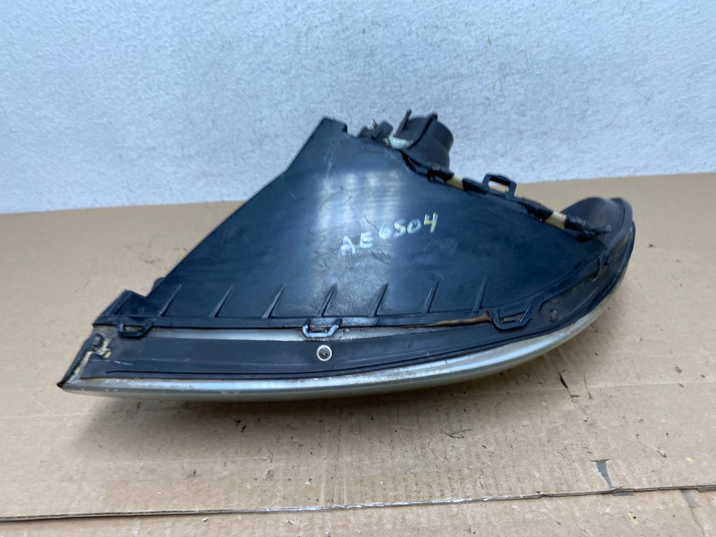 2000 to 2007 Ford Taurus Right Passenger RH Side Halogen Headlight AE6504 DW8