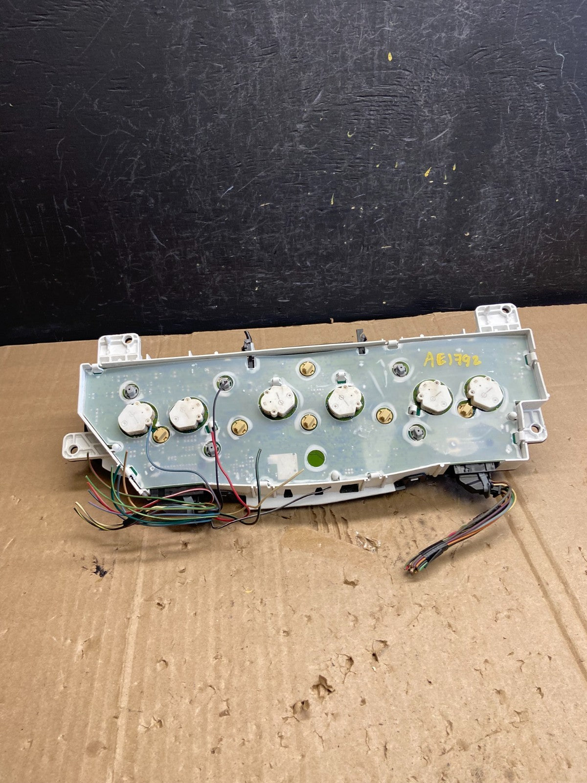 2004 to 2008 Ford E150 E250 E350 VAN Gauge Speedometer Cluster AE17925