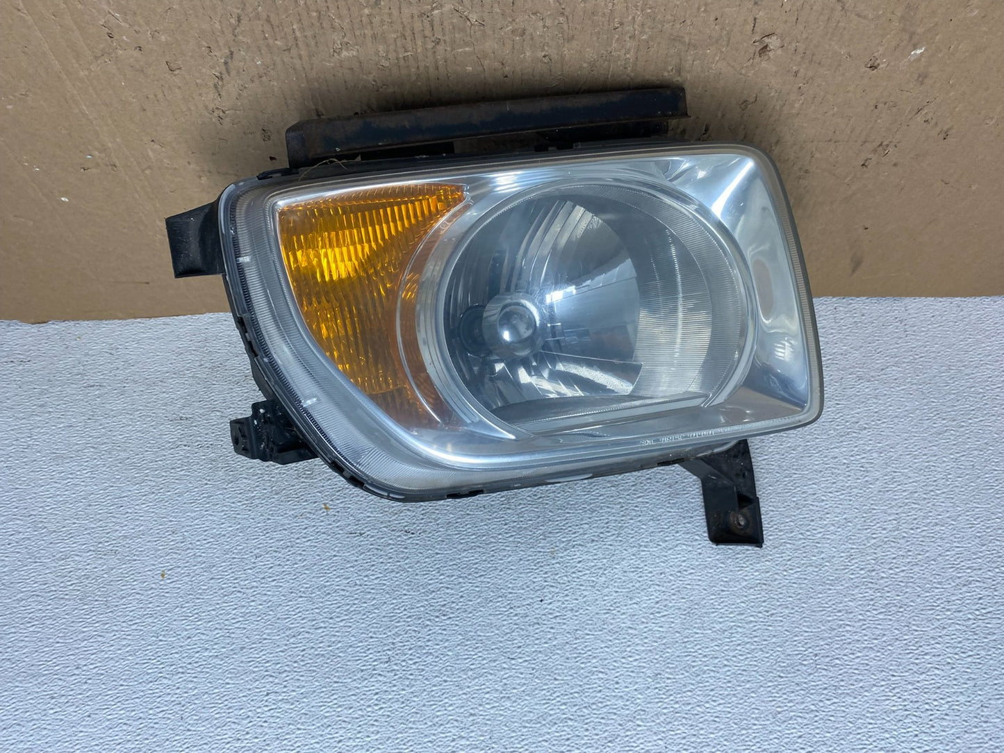 2003 to 2006 Honda Element Right Passenger Rh Side Headlight AD8803 DW0