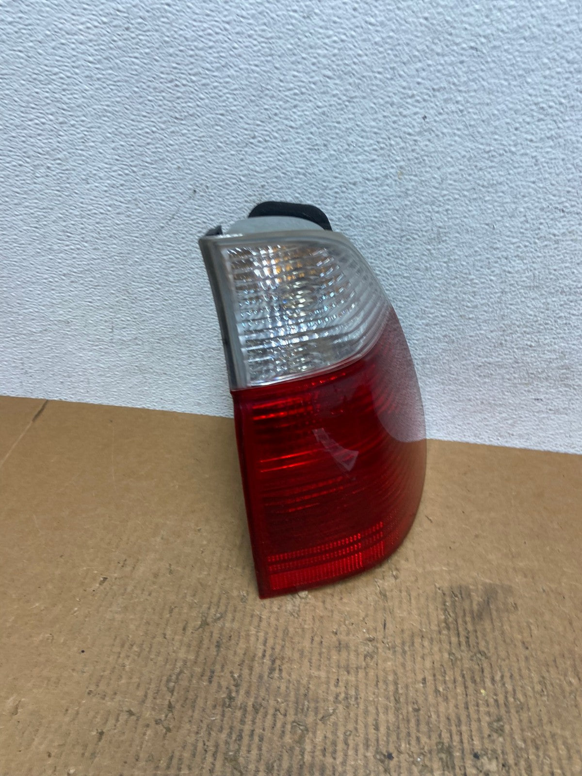 2004 2005 2006 BMW E53 X5 Right Passenger Rh Side Tail Light DEPO AE1558 LK2
