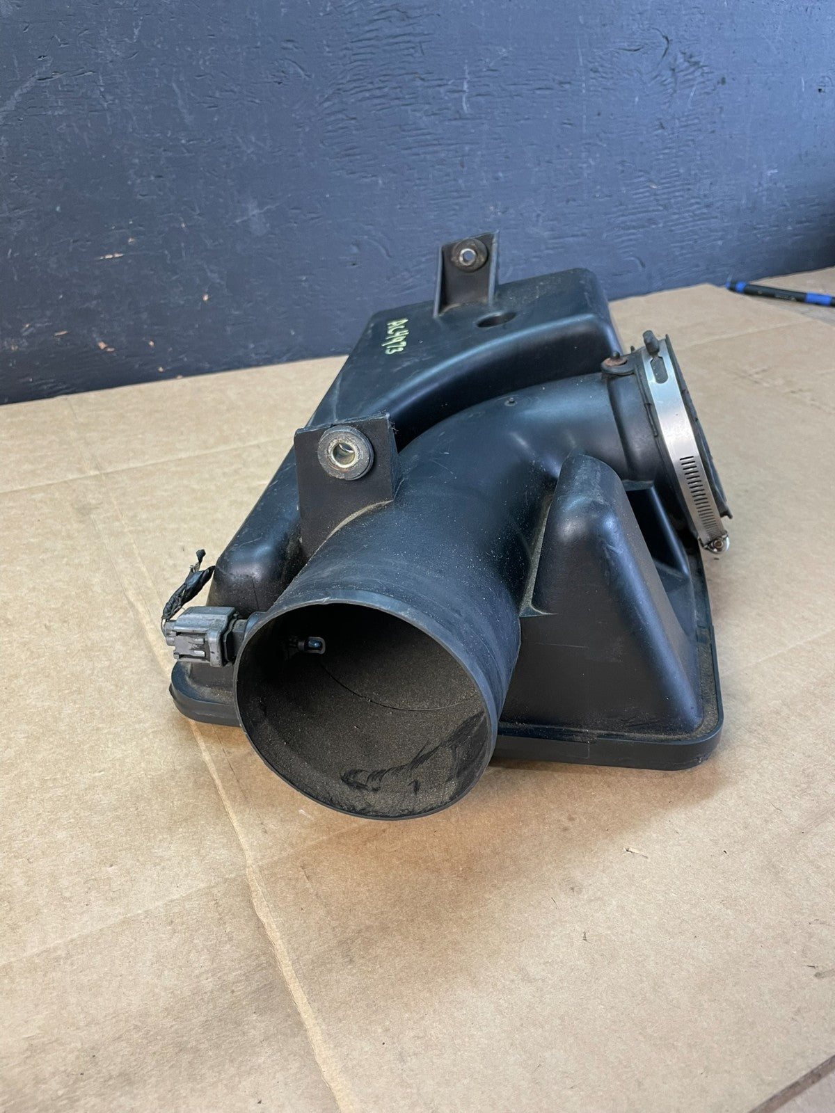 2005 - 2007 Jeep Grand Cherokee 4.7L V8 Engine Air Intake Resonator AC4973 DG4