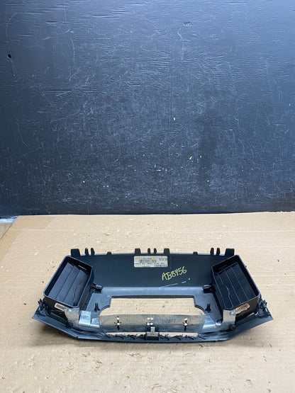 2005 - 2007 Jeep Grand Cherokee Center Dash Radio Bezel Trim AG8456 DG5