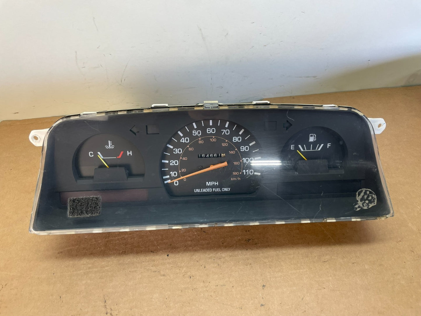 1992 to 1995 Toyota Pickup Speedometer Cluster Gauge AG0739 DG0