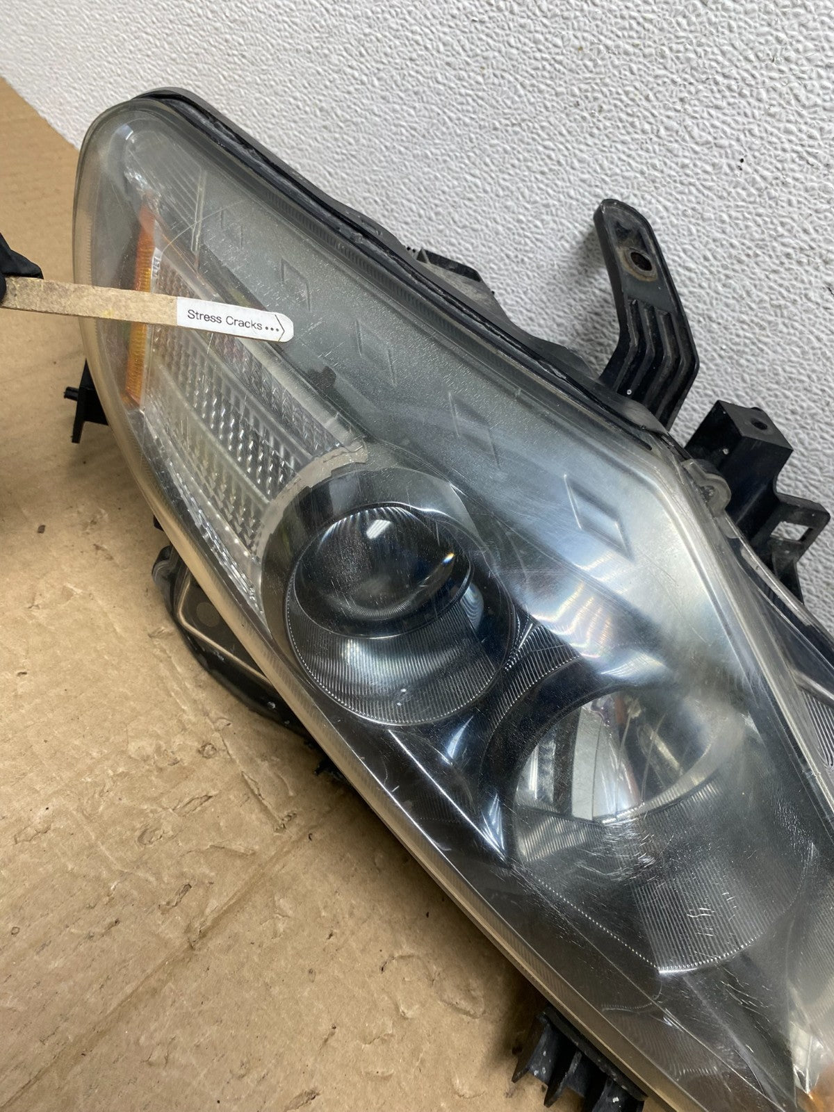 2011 to 2014 Nissan Murano Headlight Right Passenger Rh Halogen AE9032 DW4