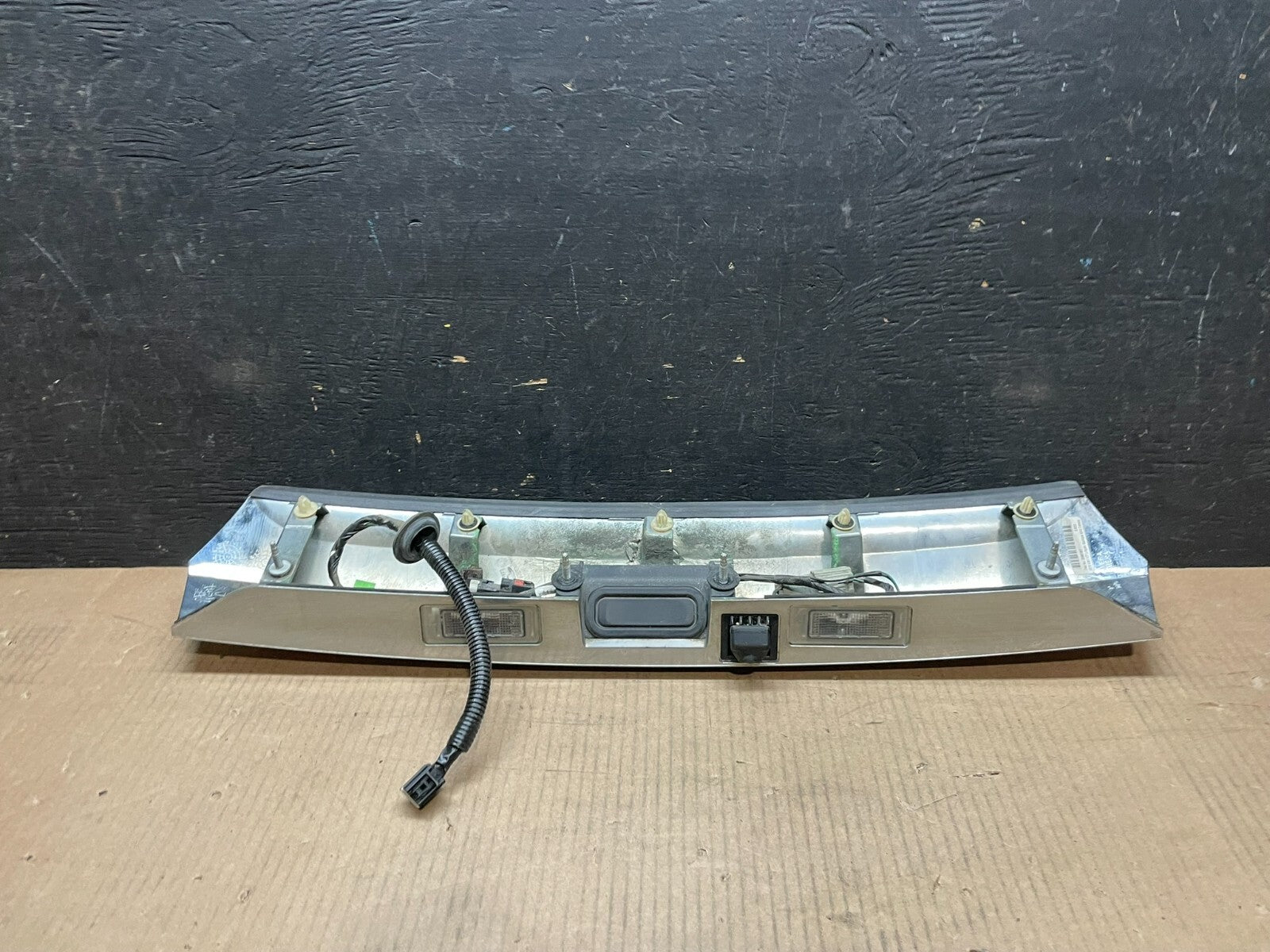 2010-2015 Gmc Terrain Lift Gate Handle Trim Back Up Camera 20881057 L9231 DG7
