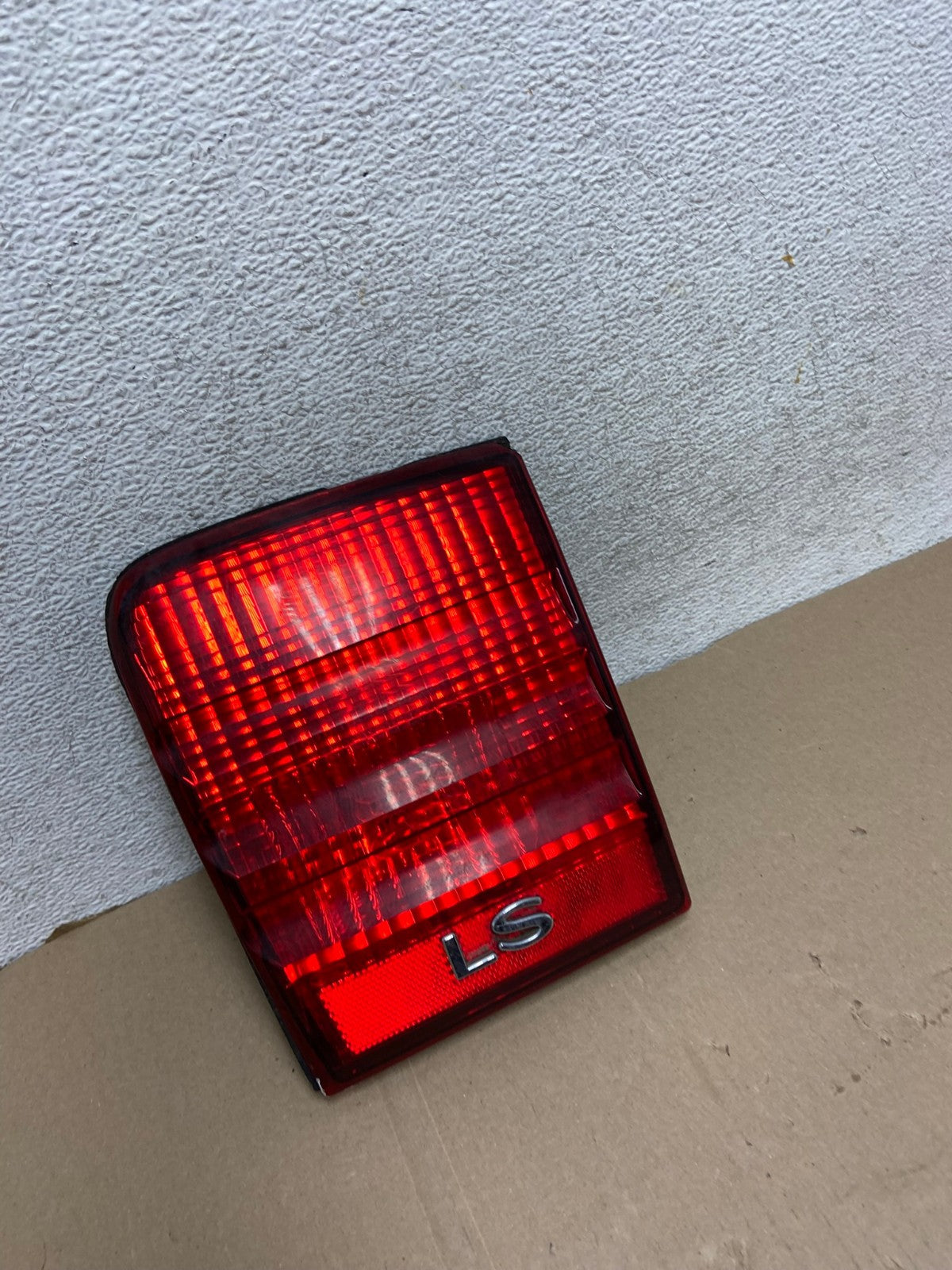 2000 2001 2002 Lincoln Ls Right Passenger RH Side Inner Tail Light AG6826 LK2
