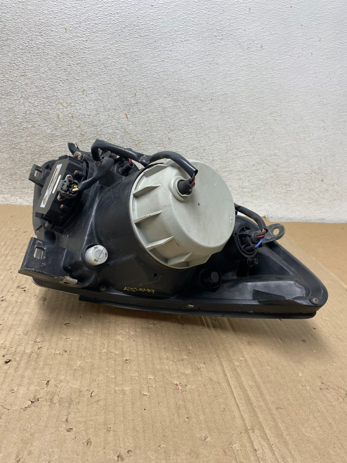 2004 2005 2006 Nissan Maxima Right Passenger Side Headlight Xenon HID AJ1849 LK7
