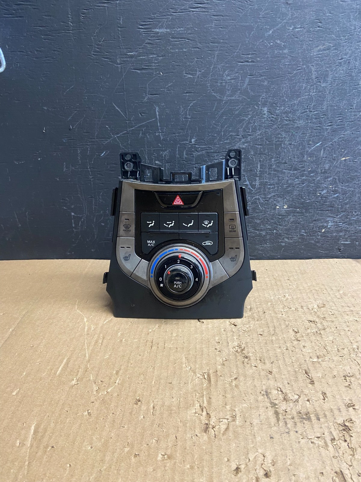 2011 - 2013 Hyundai Elantra Center Heater A/C AC Climate Control Panel AF1528 DG0