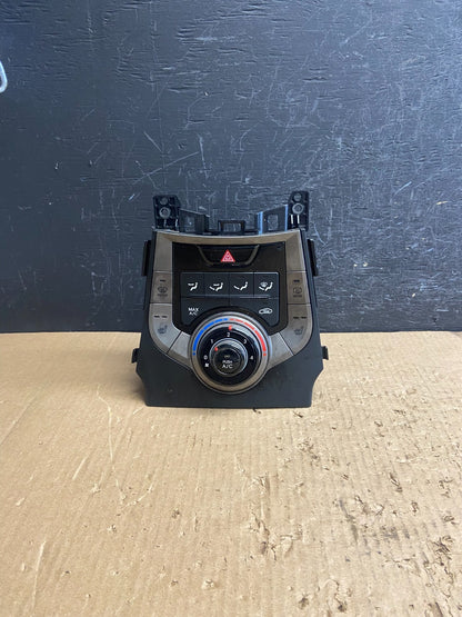 2011 - 2013 Hyundai Elantra Center Heater A/C AC Climate Control Panel AF1528 DG0