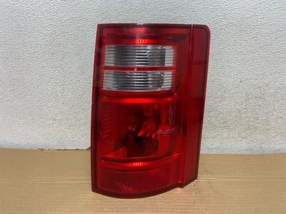 2008 2009 2010 Dodge Grand Caravan Right Passenger Rh Tail Light AG8892 DW0
