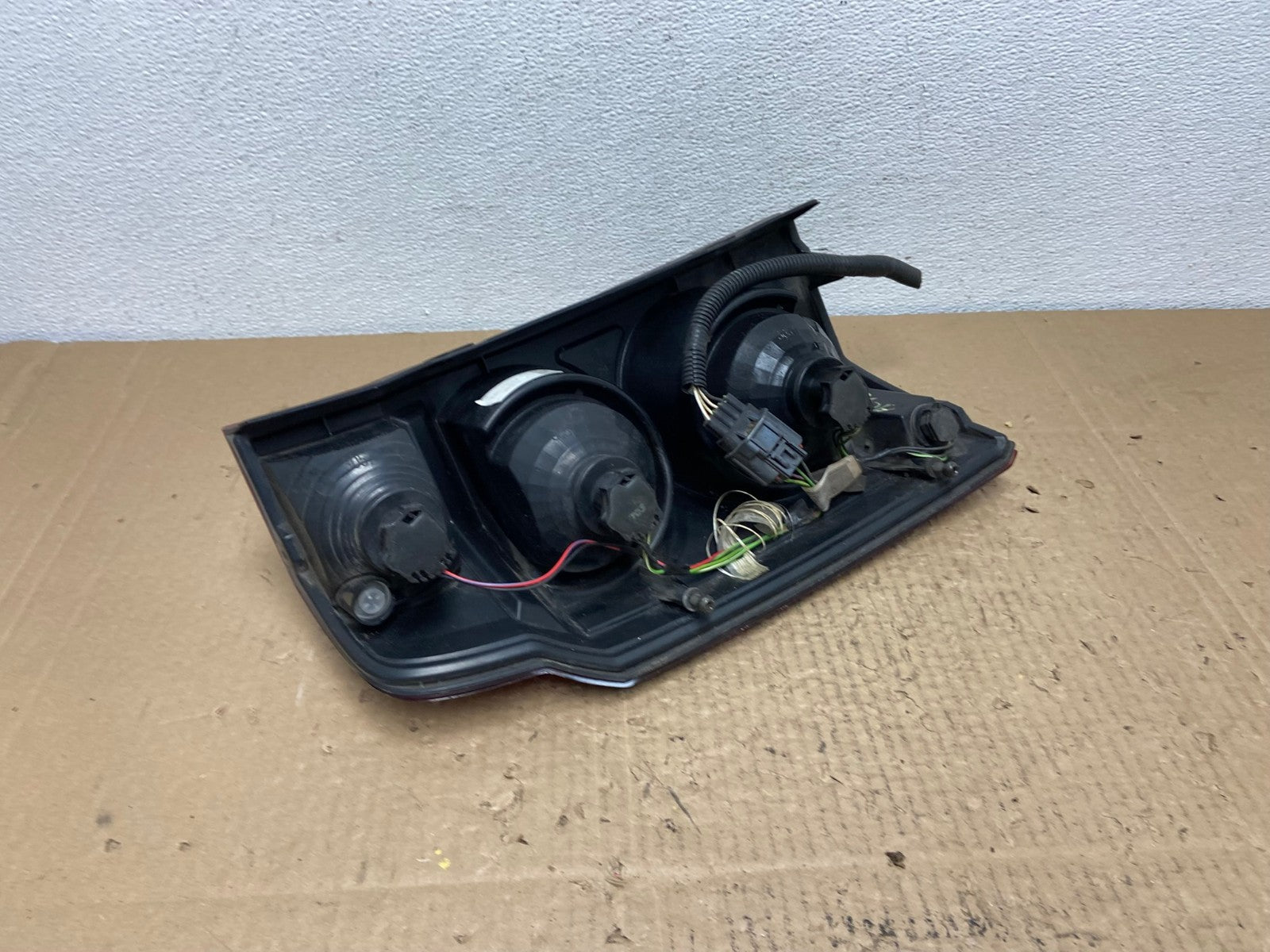 2006 to 2010 Jeep Commander Right Passenger Side Tail Light OEM AC4022 LK4
