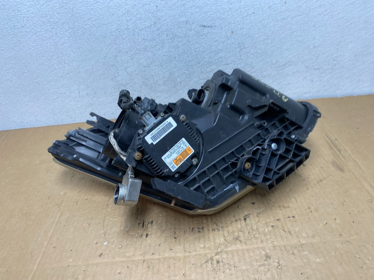 2008 to 2013 Nissan Rogue HID Xenon Headlight Left Driver Lh Side AD2356 DW10