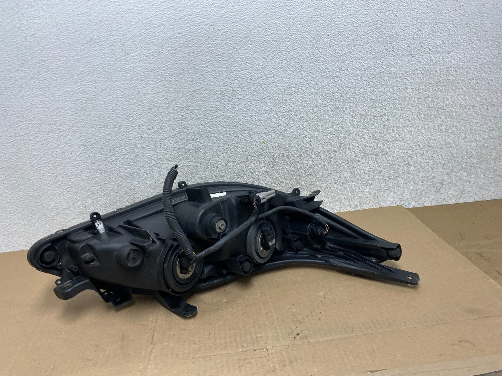 2013 to 2016 Toyota Avalon Halogen Left Driver LH Headlight AE6667 DG7