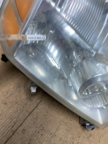 2004 to 2007 Nissan Armada Right Passenger RH Side Headlight Oem AC3715 DW5