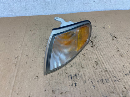 1995 to 1996 Toyota Camry Left Driver LH Side Turn Signal AD2521 DW2