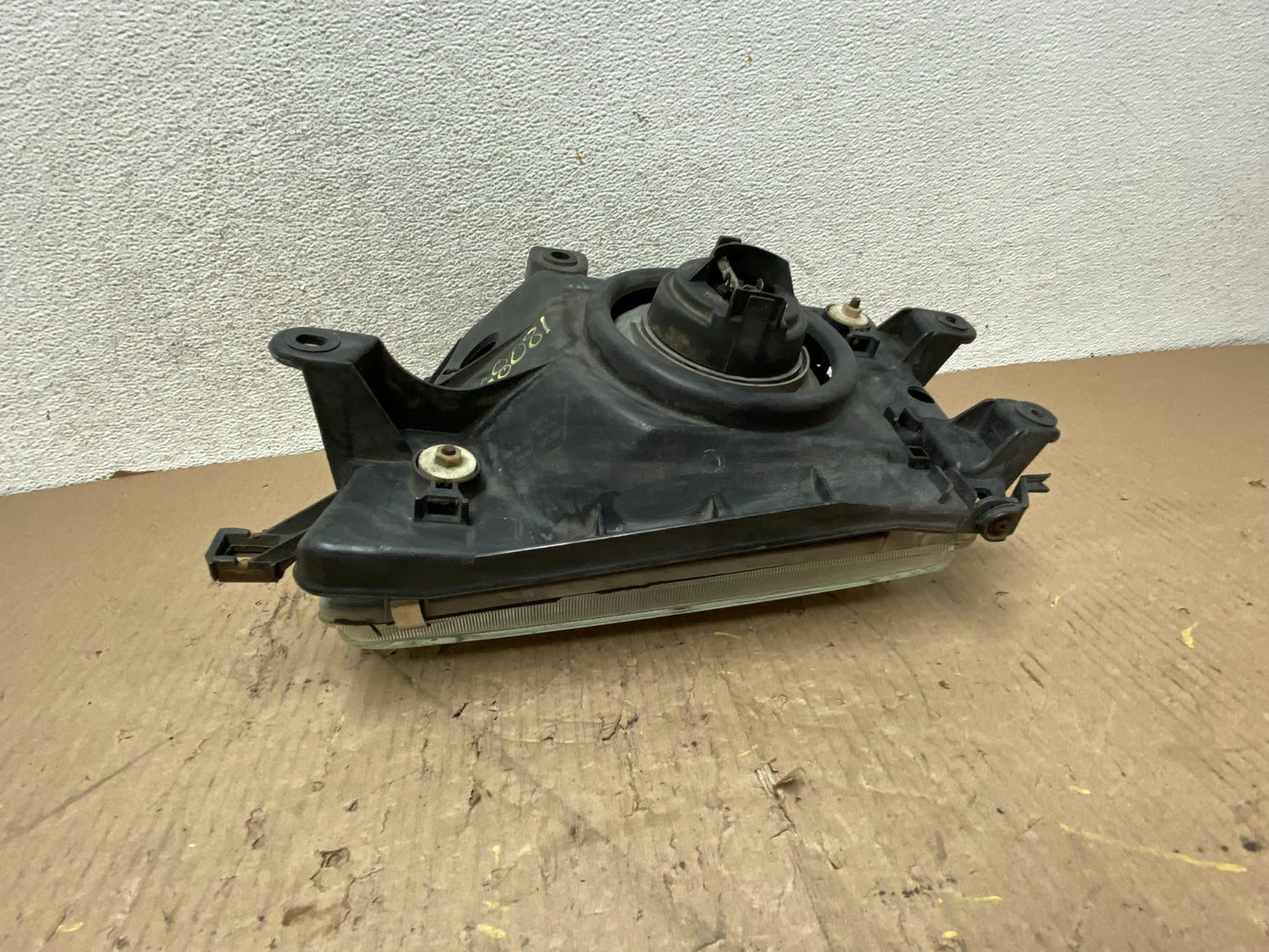 1996 to 2002 Toyota 4Runner Halogen Left Driver LH Headlight AG8081 DW4