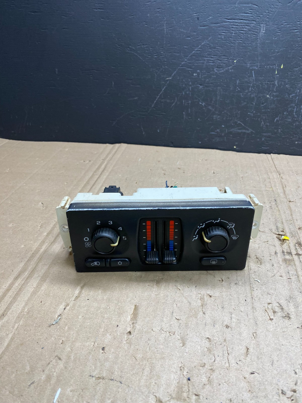 2003-2006 GMC Chevrolet  Envoy Trailblazer Climate Control A/C  Panel ab9012  DG0