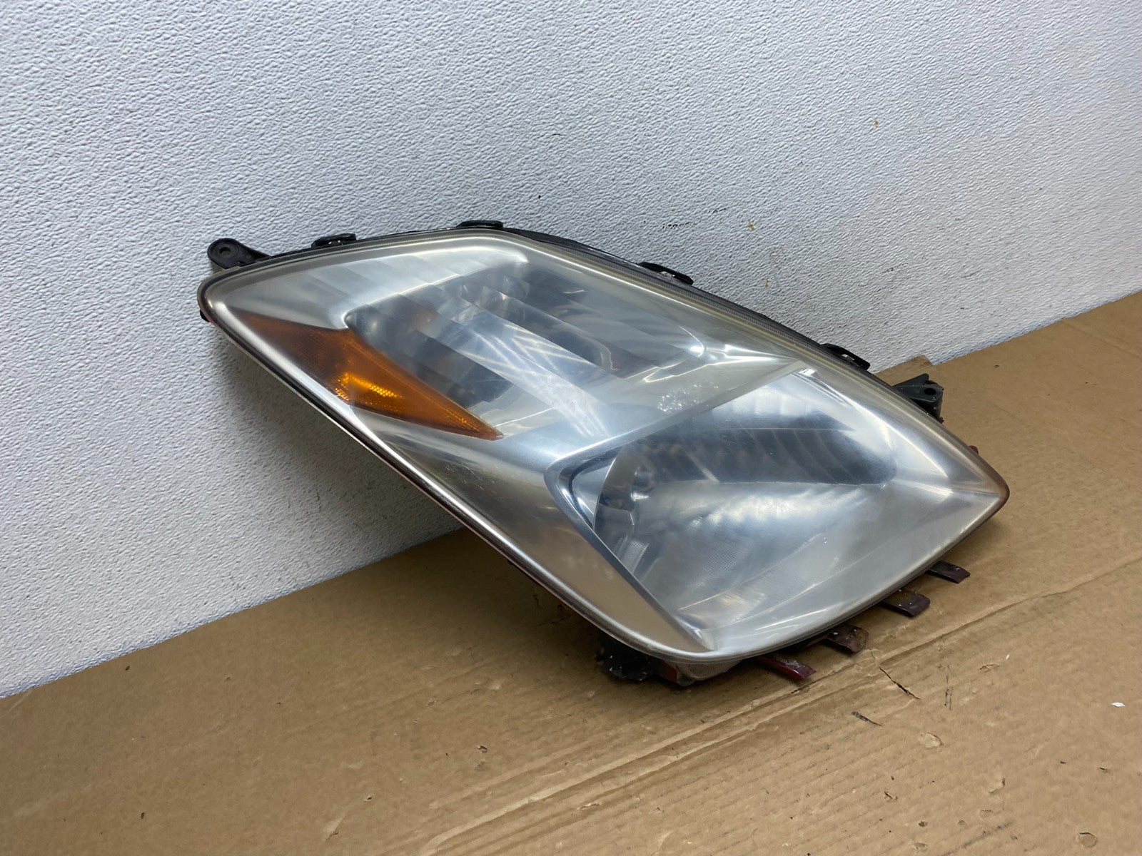2004 - 2005 Toyota Prius Right Passenger RH Side Headlight Xenon Hid AD3887 DW2