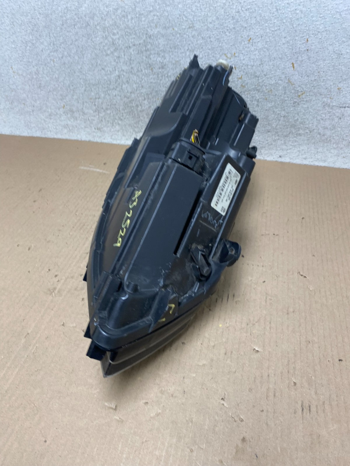 2011 to 2014 Volkswagen Jetta Left Driver LH Headlight Halogen AJ2529 DW10