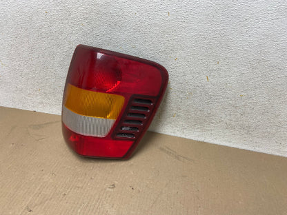 1999-2004 Jeep Grand Cherokee WJ Right Passenger Rh Tail Light AH6763 LK2