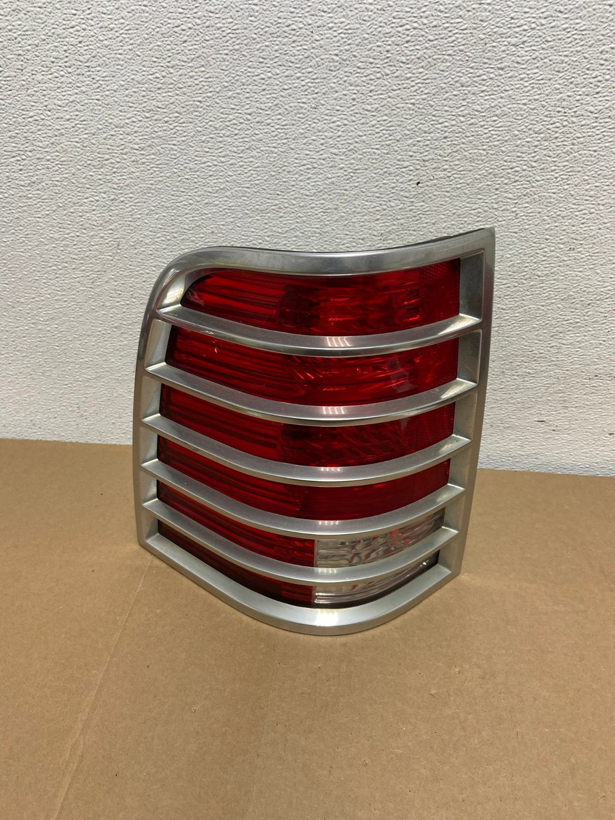 2002 to 2005 Mercury Mountaineer Left Driver Lh Side Tail Light Oem AC5556 LK0