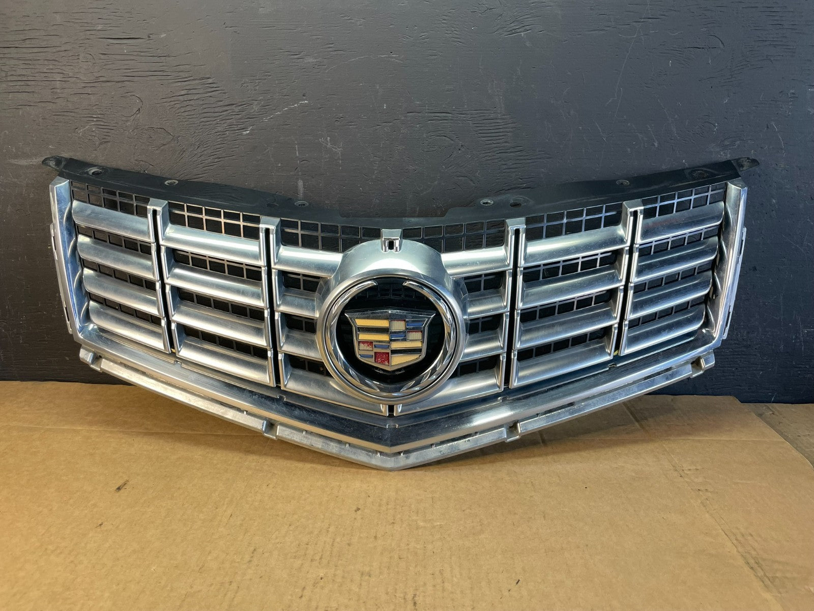 2013 to 2016 Cadillac SRX Front Upper Grille Grill AC5015 DG0