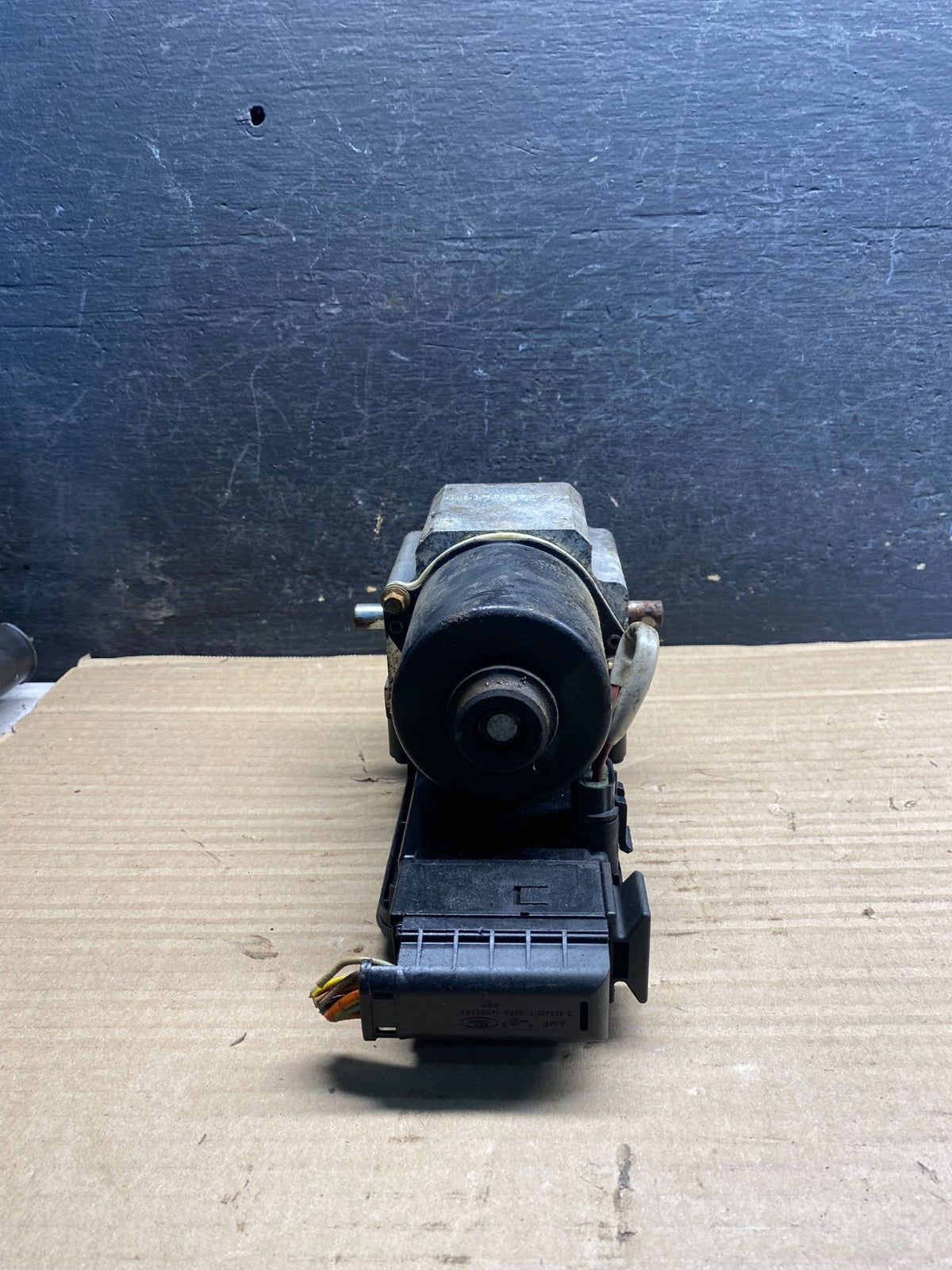2006 2007 Ford E250 E350 Econoline Anti-Lock ABS Antilock Brake Pump AH9992 DW3