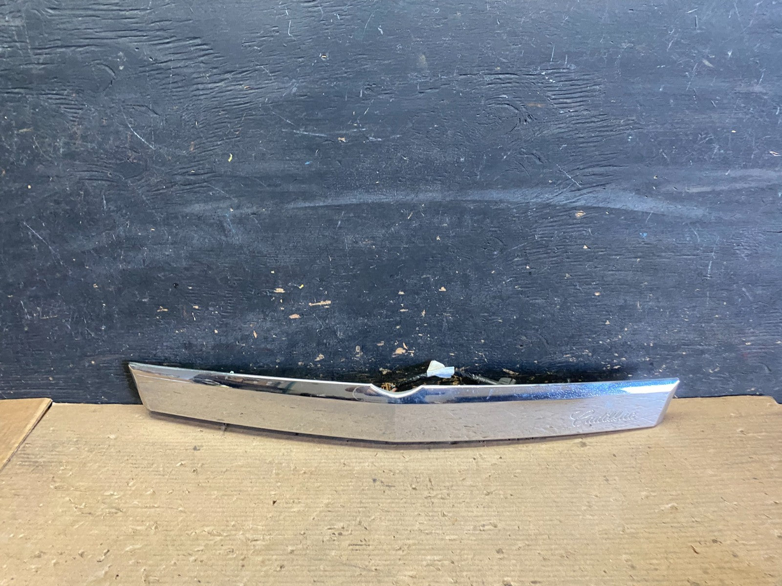 2010-2015 Cadillac SRX Rear Liftgate Tailgate Finish Molding W/ Camera s3375 DG0