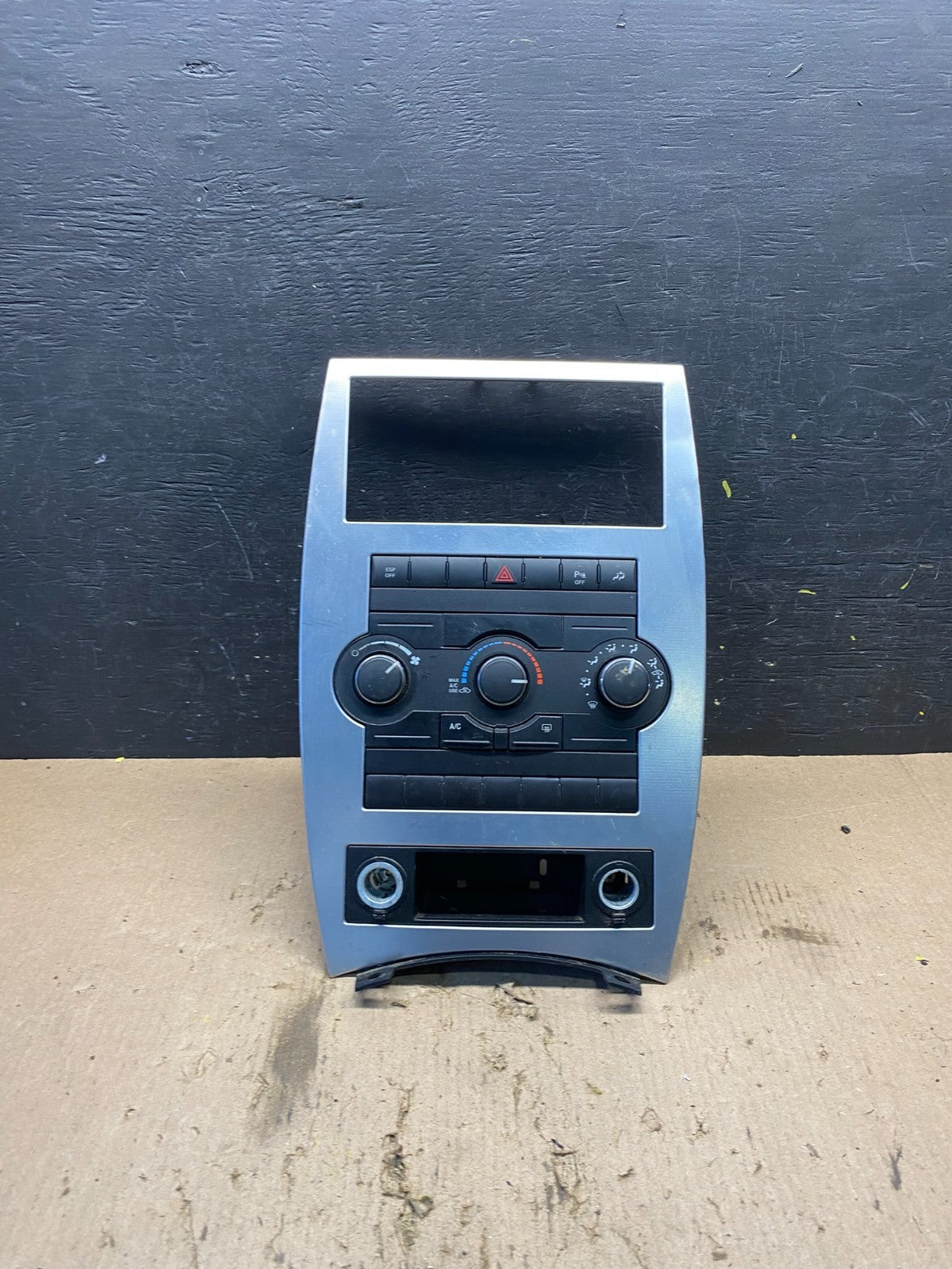 2008 to 2010 Jeep Grand Cherokee Center A/C Heater Climate Control OEM Q9369 DG0