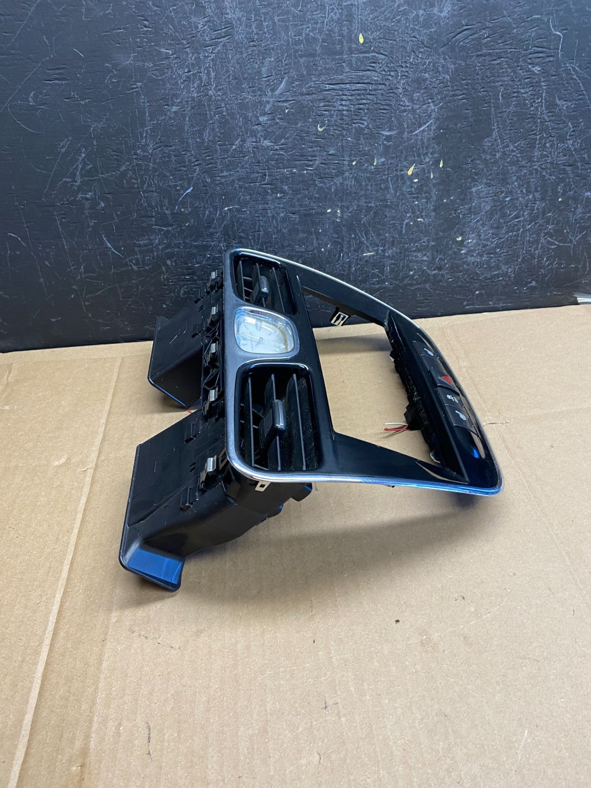 2011-2014 Chrysler 200 Dash Radio Bezel Trim Clock Hazard Bezel ad2077 DG1
