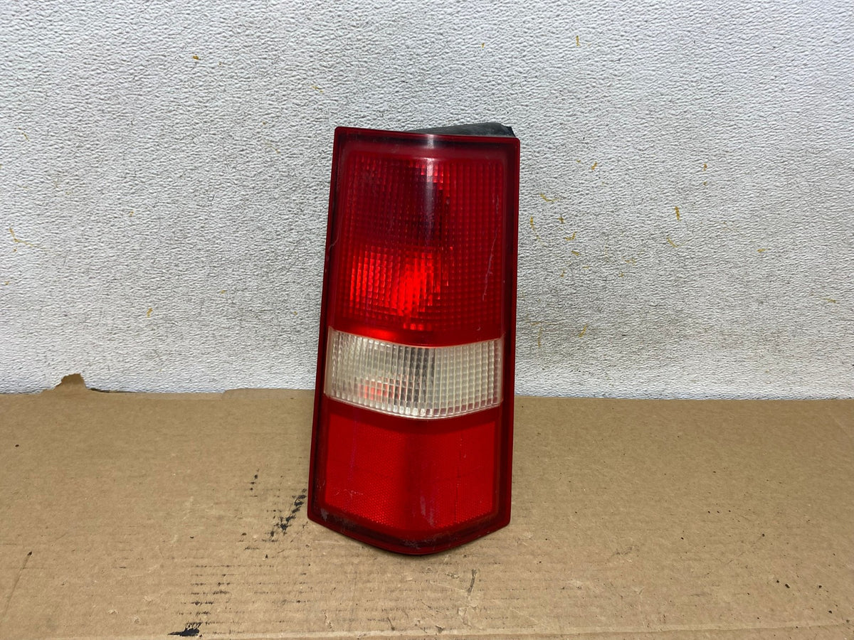 2003 2017 Chevrolet Express 1500 2500 3500 Right Passenger Tail Light AH7943 LK0