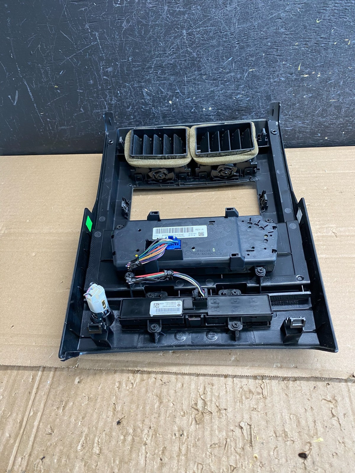 2008 to 2012 Jeep Liberty Dash Climate Temperature Control Radio Bezel AG0084 DG4
