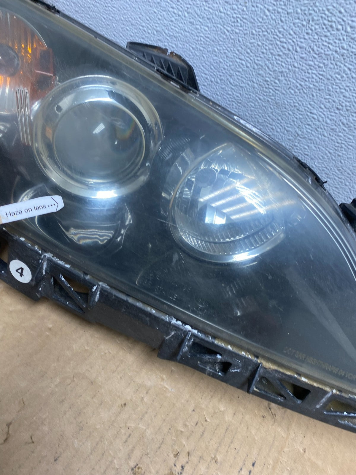 2004 to 2009 Mazda 3 Sedan Left+Right Side Headlights AD0871 DW5