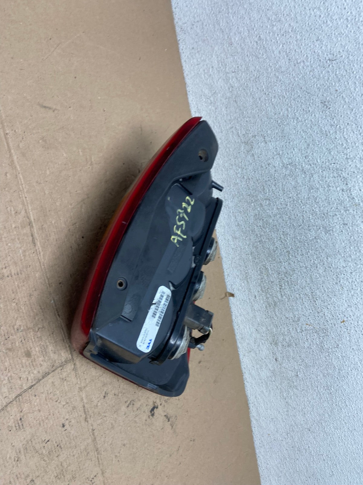 1999-2004 Jeep Grand Cherokee WJ Right Passenger Rh Tail Light TYC AF5722 LK3