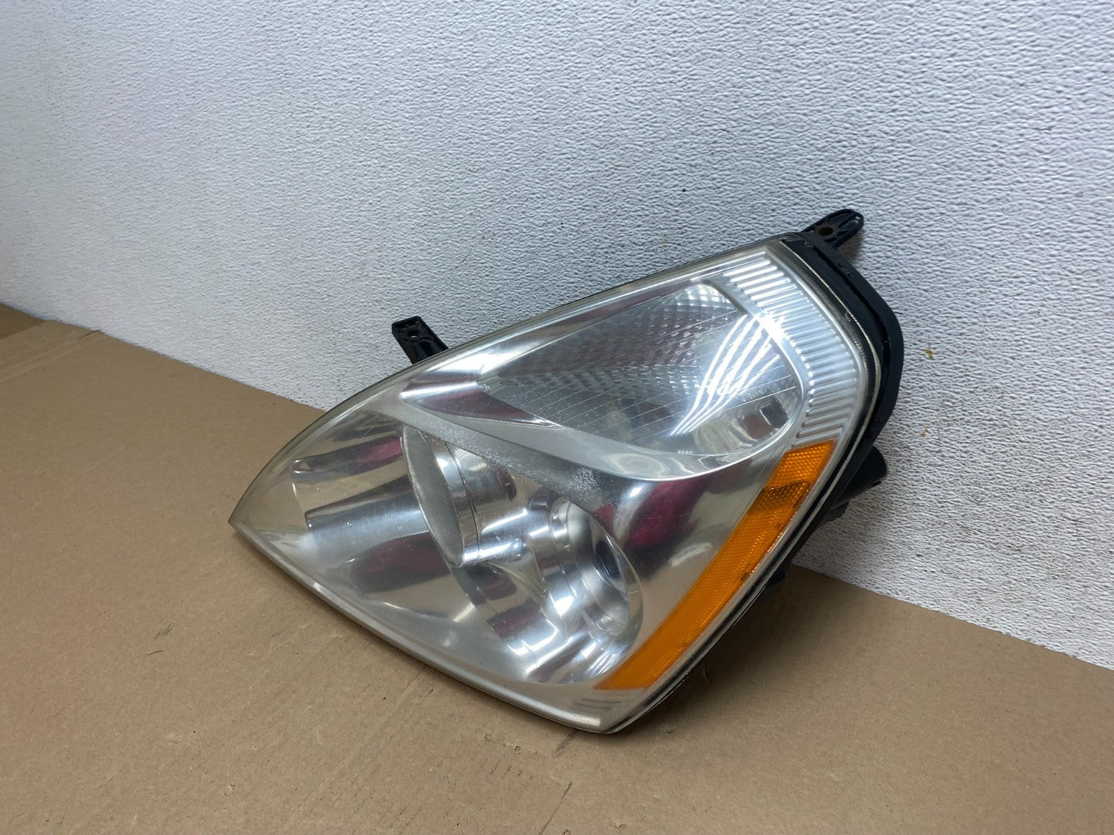 2008-2012 Kia Sedona Left Driver Lh Side Headlight Halogen AE7185 DW1
