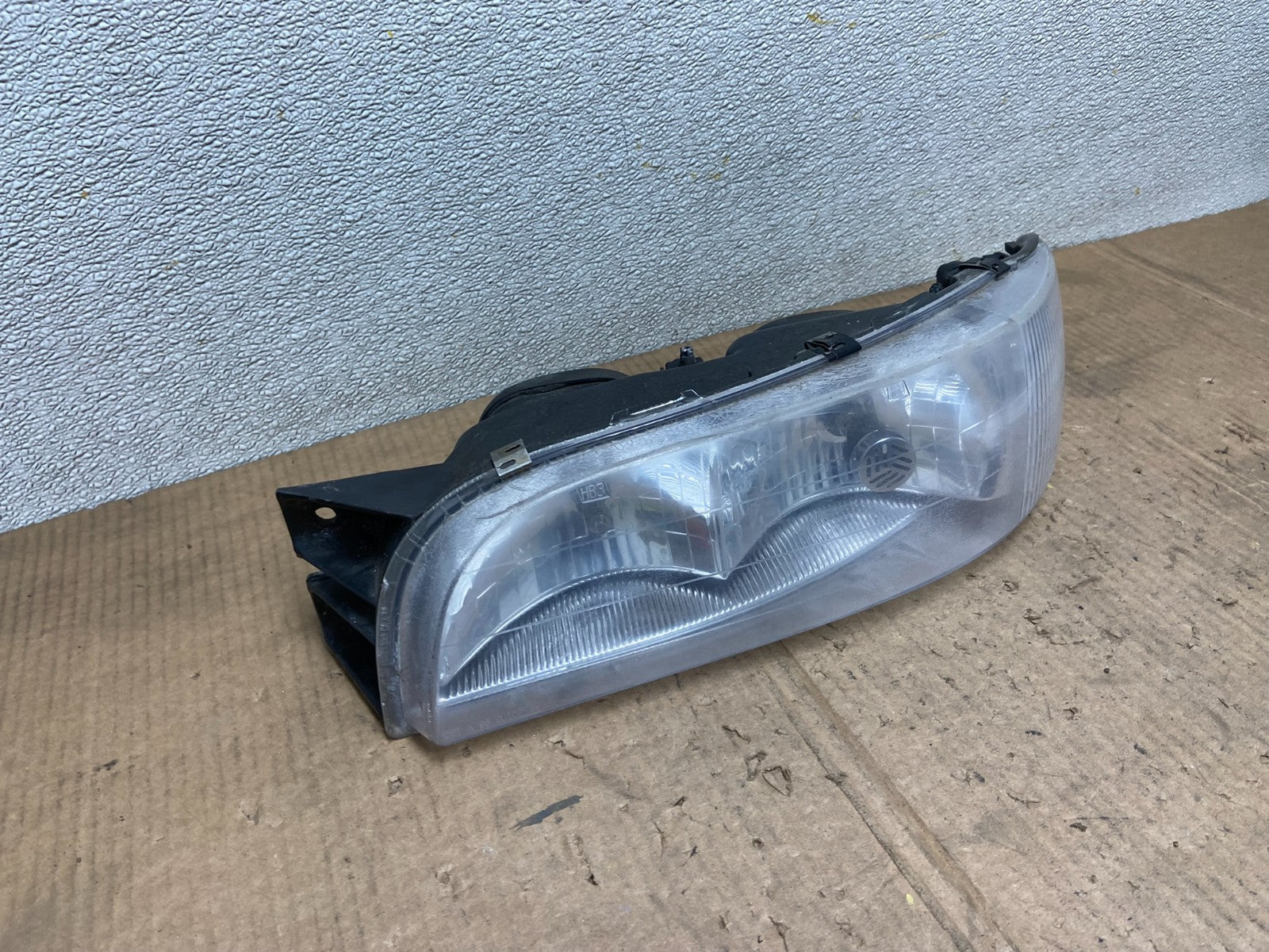 1997 to 1999 Buick   Lesabre Left Driver Side Halogen Headlight AA65912