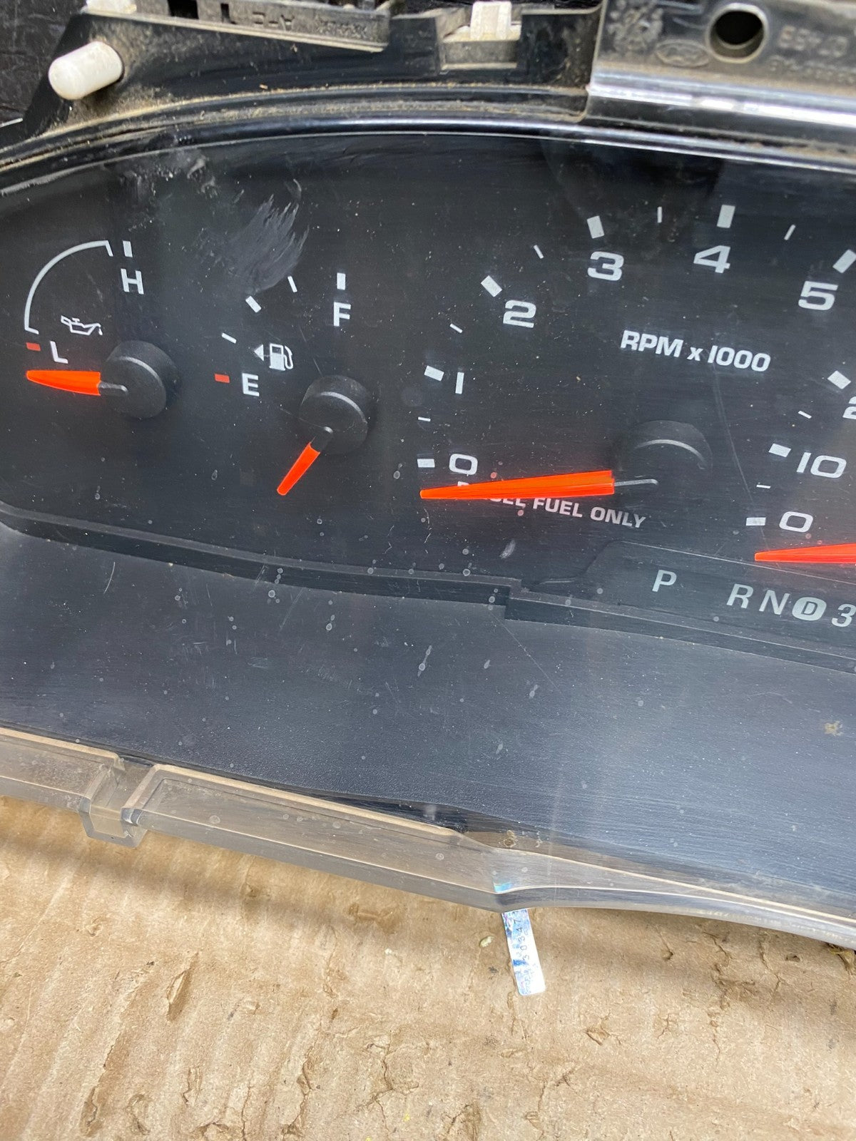 2006 Ford E350 Gauge Speedometer Cluster OEM v7642 DG1