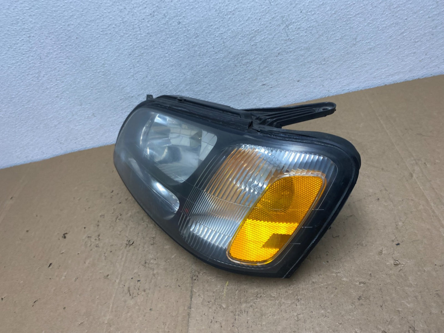 2001-2004 Subaru Legacy Outback Left Driver Lh Side Headlight AC6001 DW1