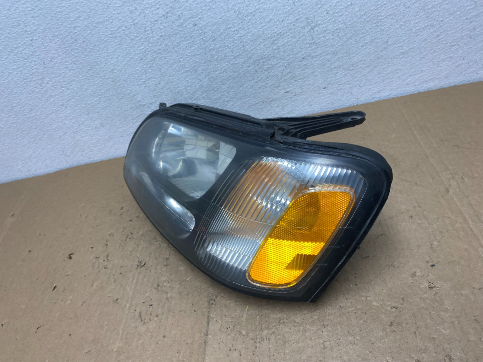 2001-2004 Subaru Legacy Outback Left Driver Lh Side Headlight AC6001 DW1
