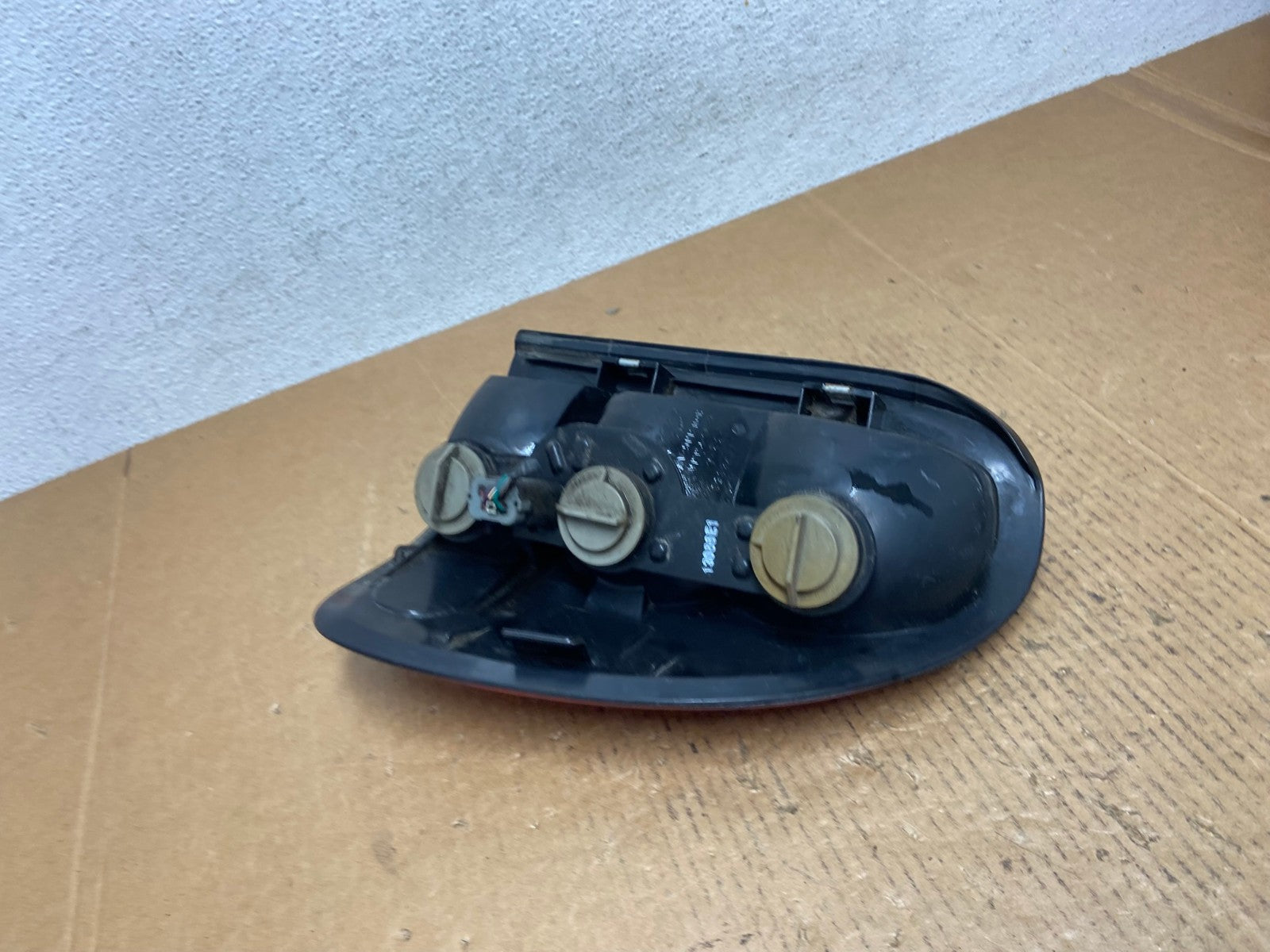 1998 to 2003 Dodge Durango Tail Light Left Driver LH Side AE0194 LK5