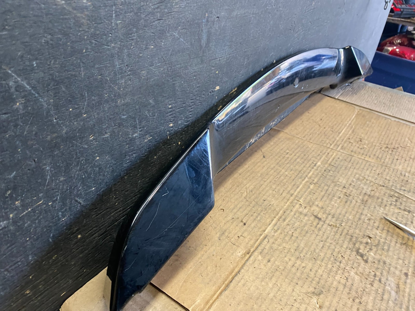 2008 to 2014 Land Rover LR2 Rear Trunk Tail Light Lift Gate Spoiler Q8571 DG10