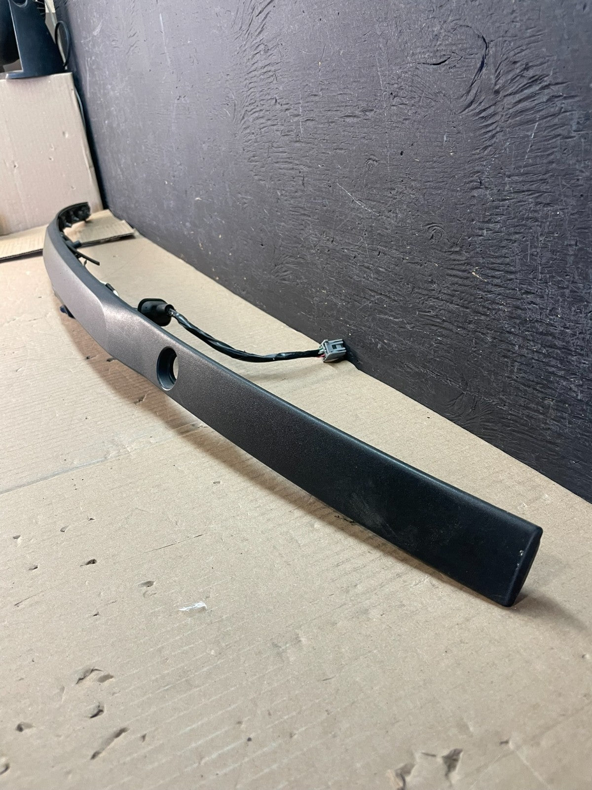 2016 - 2019 Ford Explorer Interceptor Rear Tailgate Molding With Camera ae3693DG1
