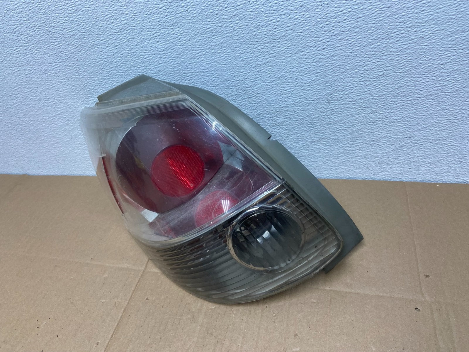 2004 - 2008 Toyota Matrix Left Driver LH Side Tail Light AB8057 DW1
