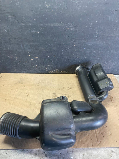 2011 - 2013 Dodge Durango 3.6L Resonator Air Intake Tube OEM q5846 DG5