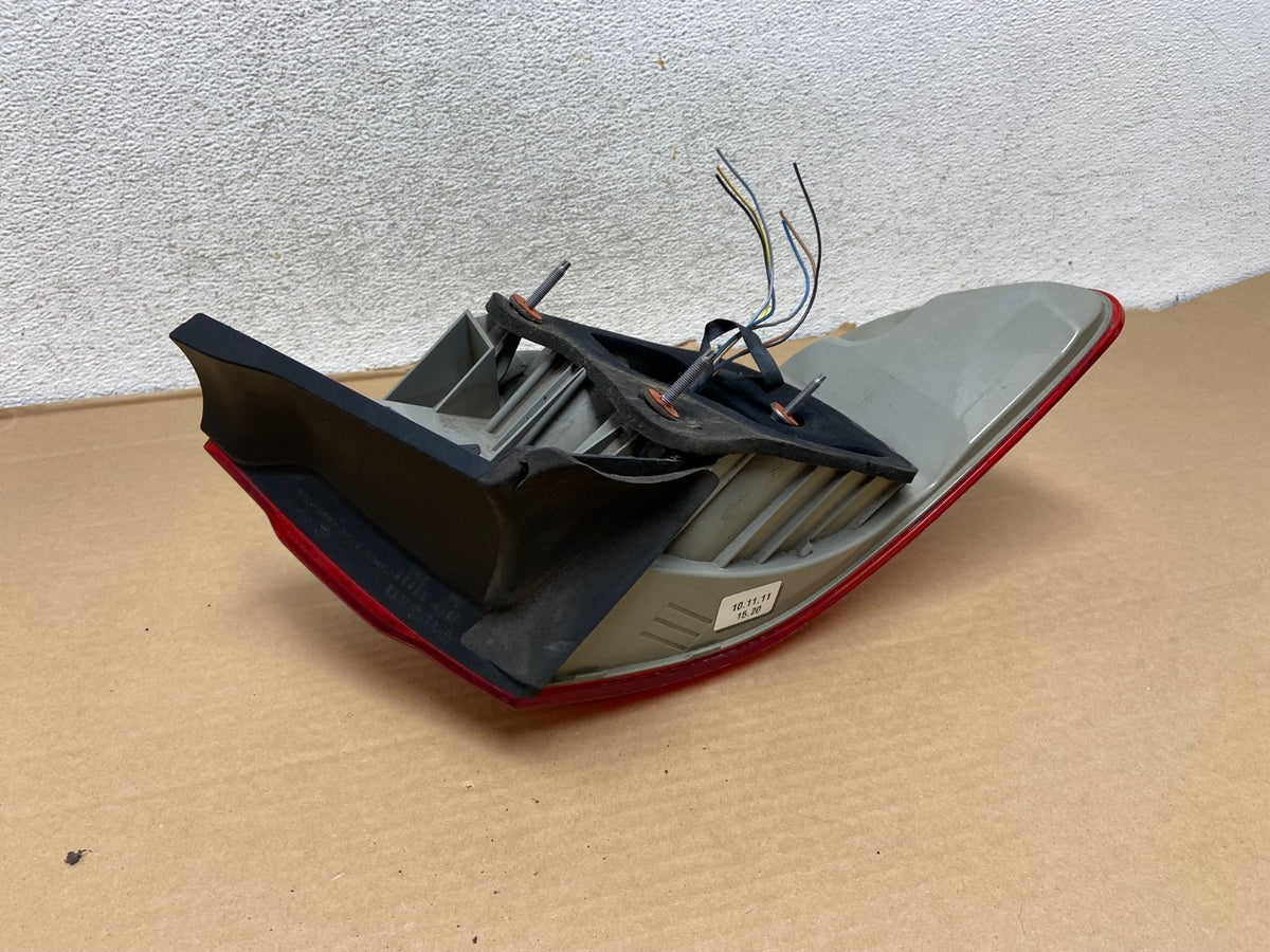 2011 2013 BMW 3 Coupe 328i 335i M3 E92 Right Passenger Tail Light AG9133 LK4