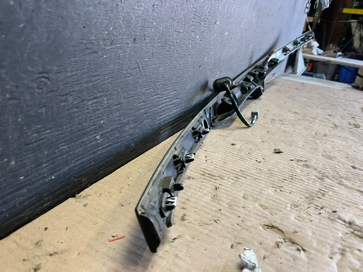 2016 - 2019 Ford Explorer Interceptor Rear Tailgate Molding With Camera M2930 DG10