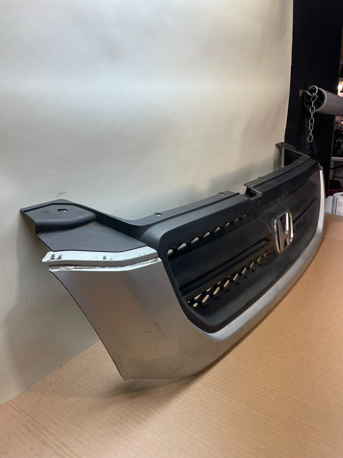 2003 2004 2005 Honda Pilot Front Upper Grill Grille AJ1013 DG2
