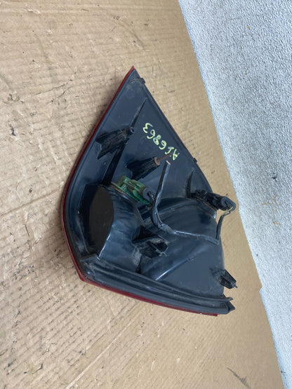 2002 to 2005 Ford Explorer Right Passenger Rh Side Tail light AI6863 LK8
